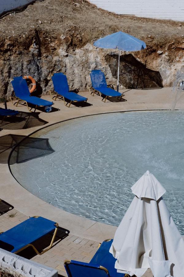 Sunshine Village (adults Only) מלון